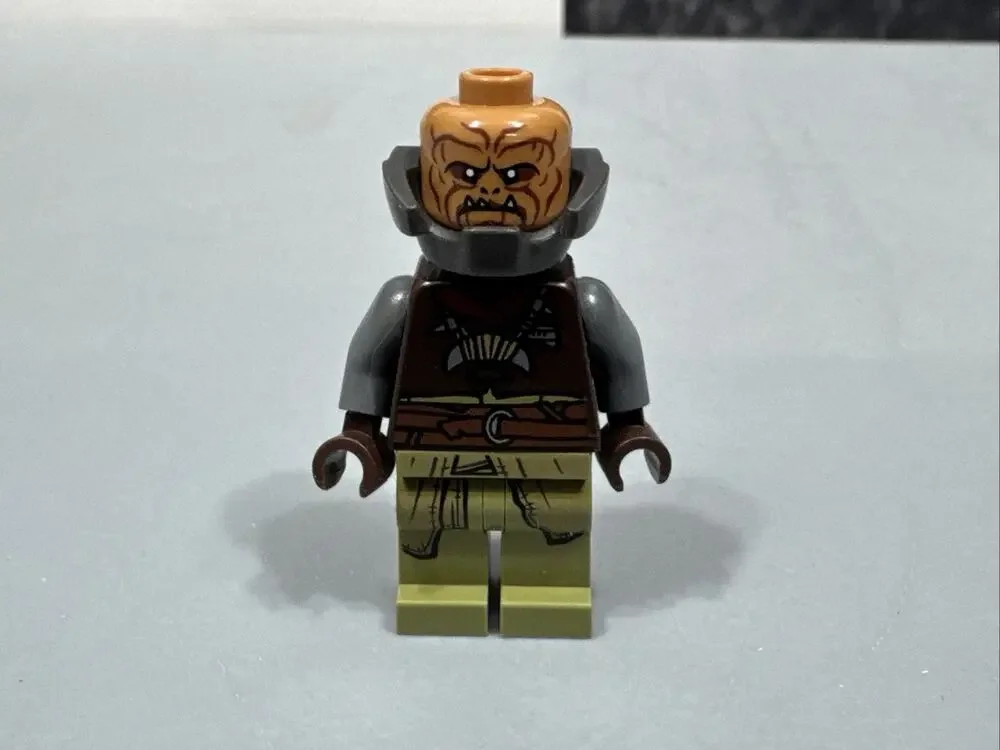 Klatooinian Raider sw1059 with Armor Neck Star Wars Lego Minifigure